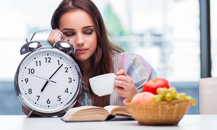 Navigating Fatigue: Managing Energy Levels on YourIntermittent Fasting Journey